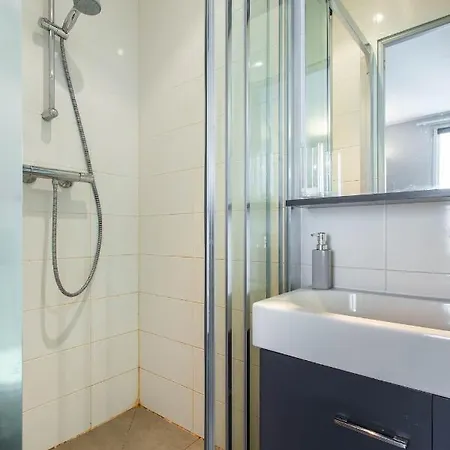 Small Fully Furnished Studio Near Montparnasse Train Station Apartment