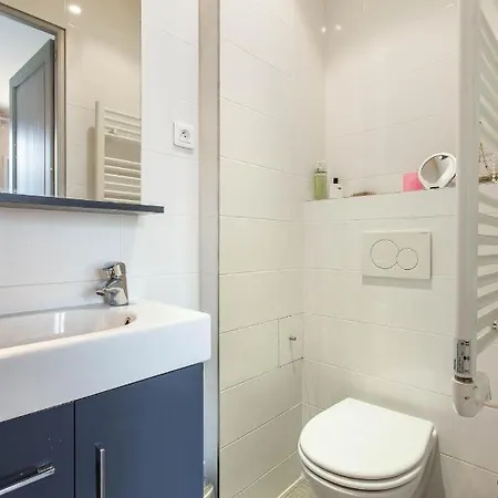 Small Fully Furnished Studio Near Montparnasse Train Station Paris
