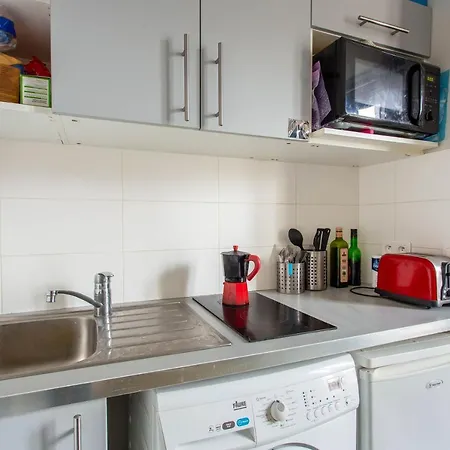 Apartment Small Fully Furnished Studio Near Montparnasse Train Station *